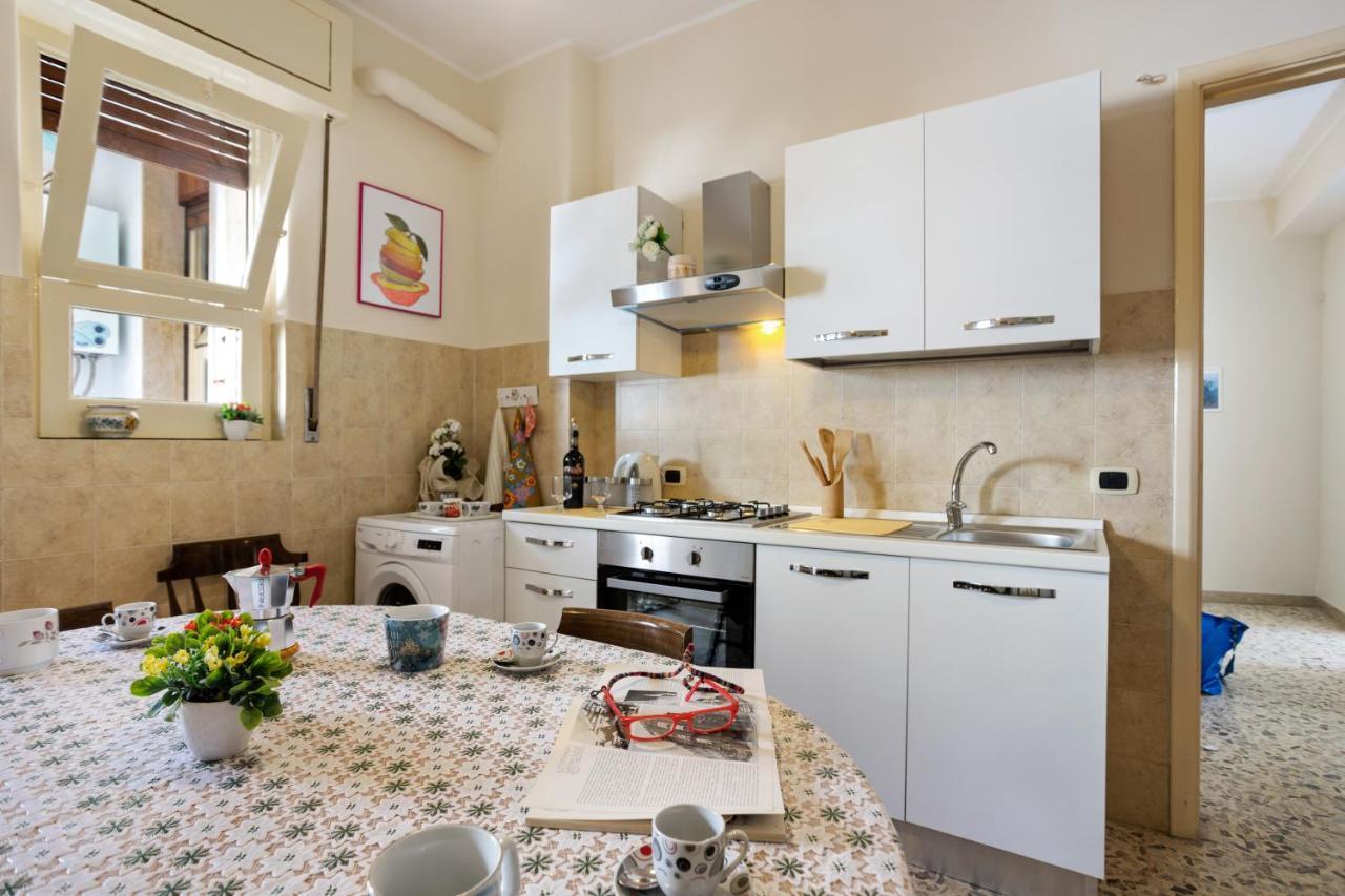 Tra Il Centro E Il Mare Apartment Con Terrazzo 아치카스텔로 외부 사진